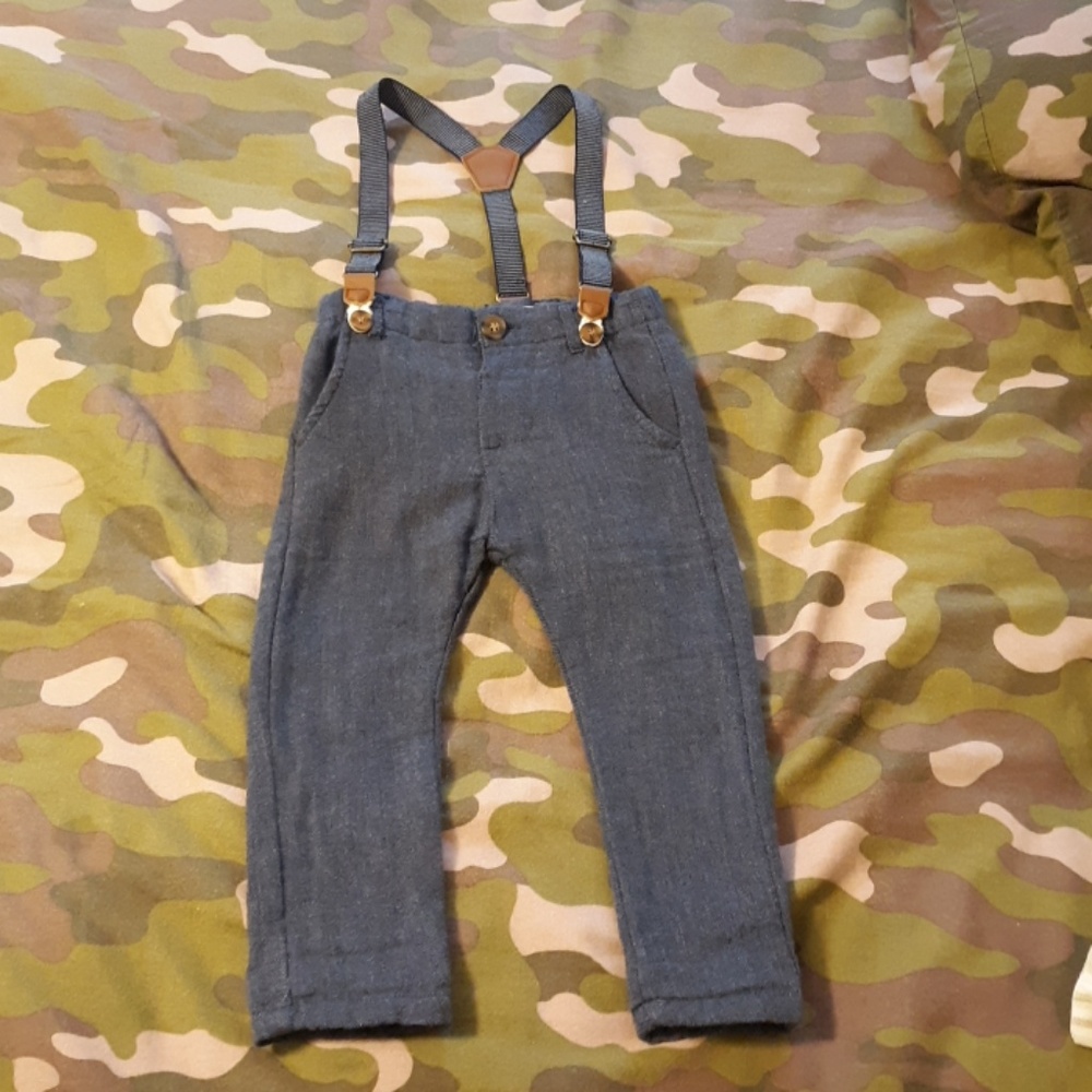 #656 NWOT Primark pants with suspenders Size: 12-18 Months
